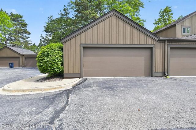 32 Haverhill Court, Ann Arbor, MI 48105