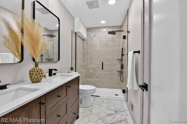 32 Haverhill Court, Ann Arbor, MI 48105