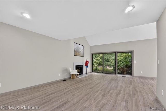 32 Haverhill Court, Ann Arbor, MI 48105