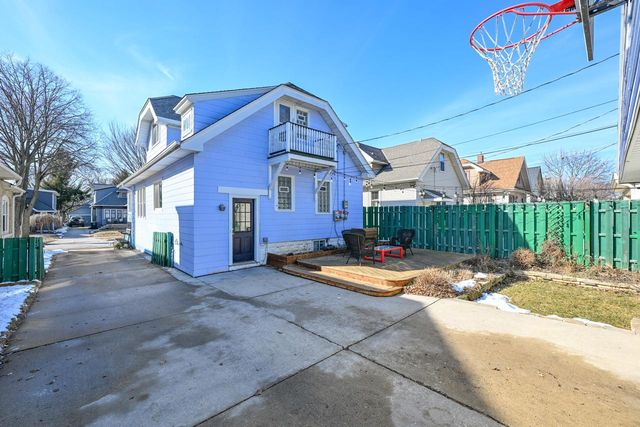 2634 N 71st STREET, Wauwatosa, WI 53213