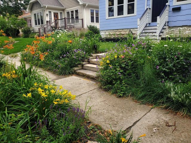 2634 N 71st STREET, Wauwatosa, WI 53213