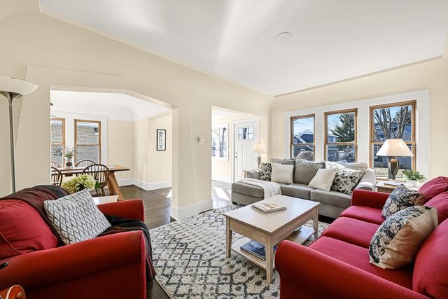 2634 N 71st STREET, Wauwatosa, WI 53213