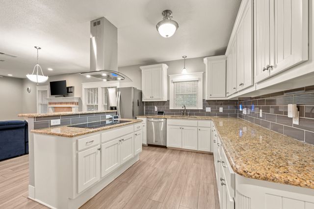 800 N Clements Street, Gainesville, TX 76240