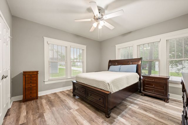 800 N Clements Street, Gainesville, TX 76240