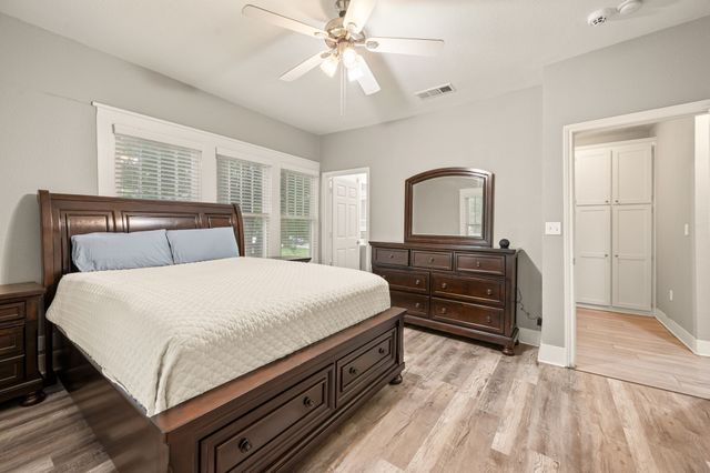 800 N Clements Street, Gainesville, TX 76240