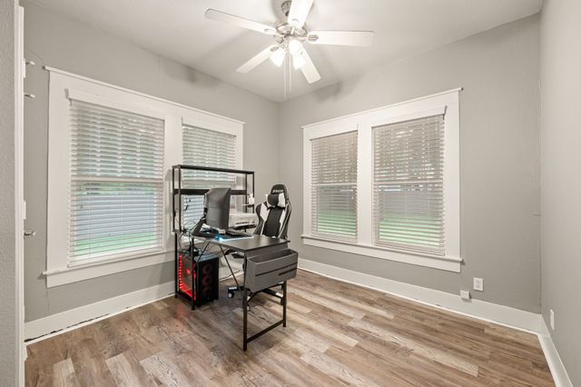 800 N Clements Street, Gainesville, TX 76240