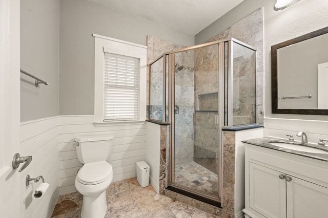 800 N Clements Street, Gainesville, TX 76240