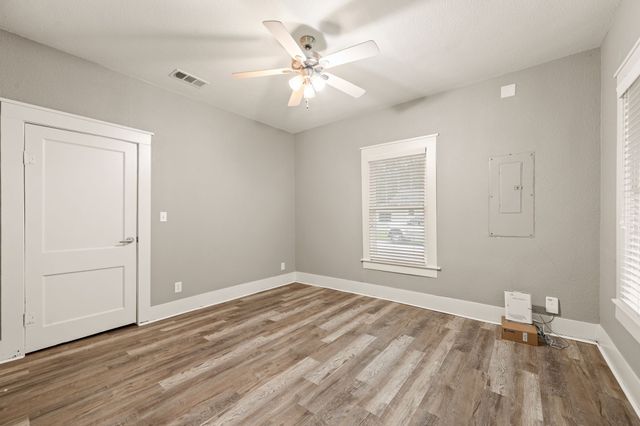 800 N Clements Street, Gainesville, TX 76240