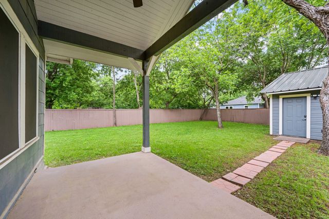 800 N Clements Street, Gainesville, TX 76240