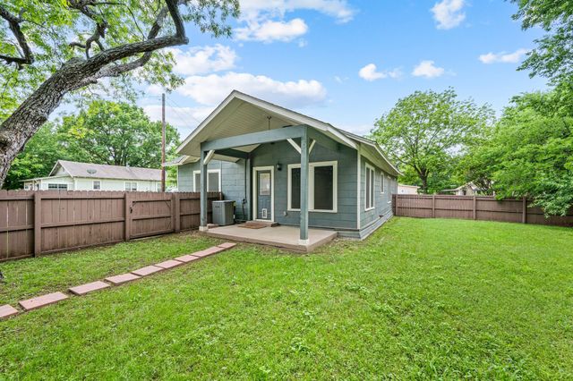800 N Clements Street, Gainesville, TX 76240