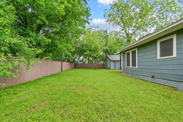 800 N Clements Street, Gainesville, TX 76240