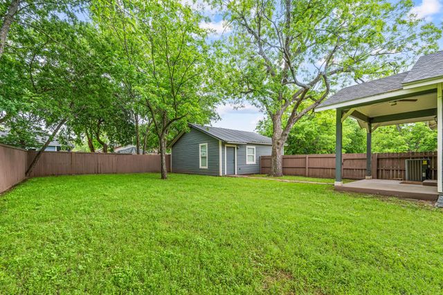 800 N Clements Street, Gainesville, TX 76240