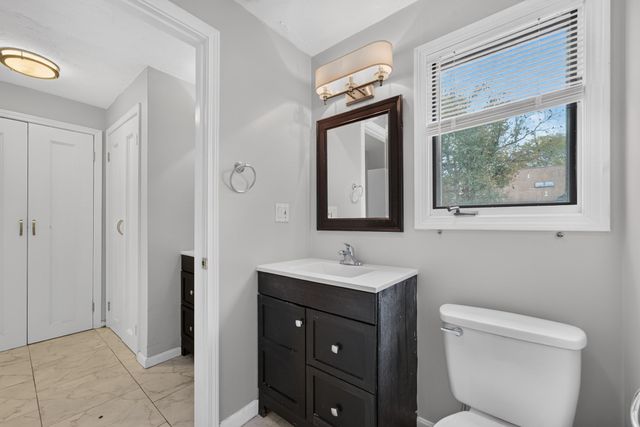 10 Copperwood Dr 10, Stoughton, MA 02072