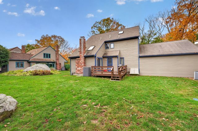 10 Copperwood Dr 10, Stoughton, MA 02072