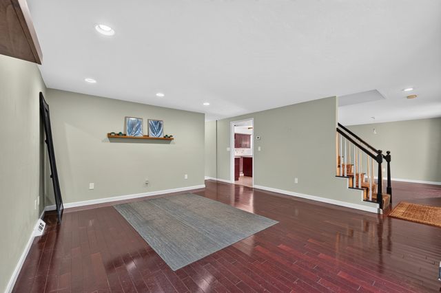 10 Copperwood Dr 10, Stoughton, MA 02072