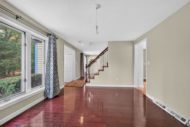 10 Copperwood Dr 10, Stoughton, MA 02072