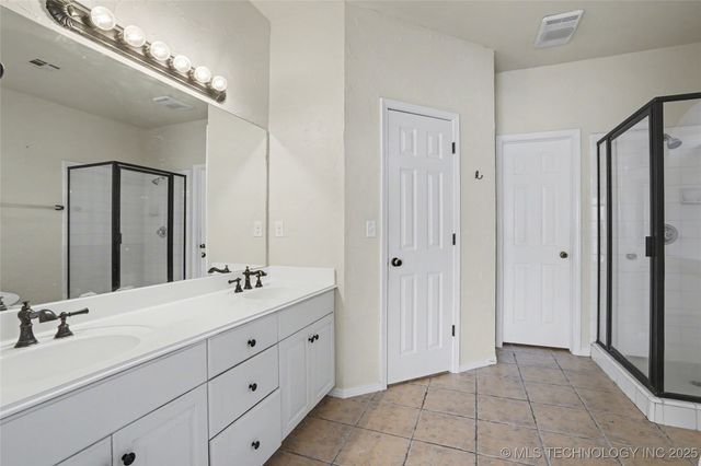 1016 S Willow Avenue, Broken Arrow, OK 74012