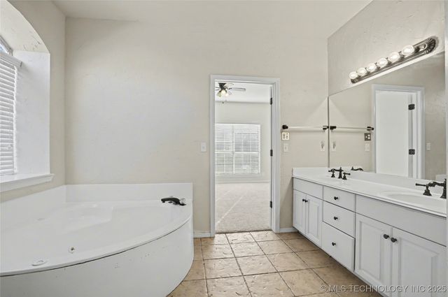 1016 S Willow Avenue, Broken Arrow, OK 74012