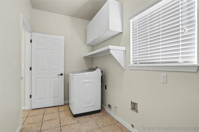 1016 S Willow Avenue, Broken Arrow, OK 74012