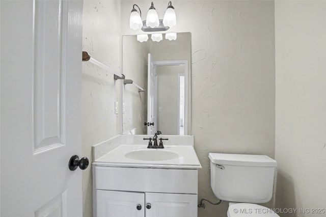 1016 S Willow Avenue, Broken Arrow, OK 74012