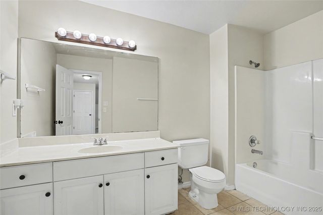 1016 S Willow Avenue, Broken Arrow, OK 74012