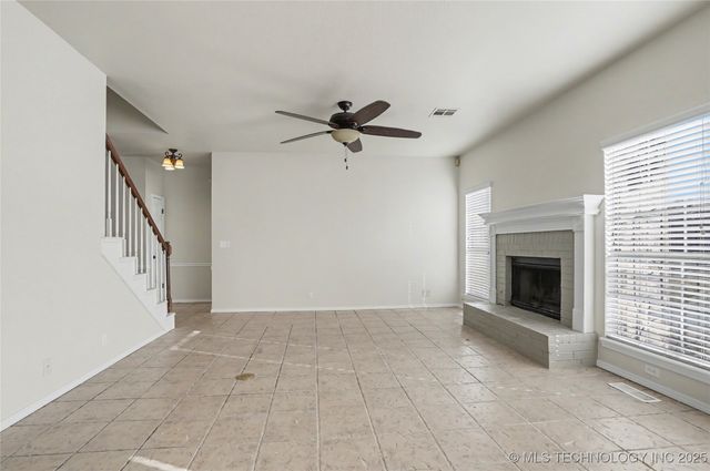 1016 S Willow Avenue, Broken Arrow, OK 74012