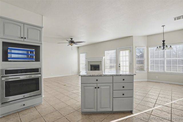 1016 S Willow Avenue, Broken Arrow, OK 74012