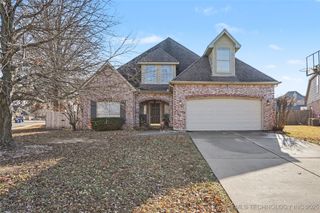 1016 S Willow Avenue, Broken Arrow, OK 74012