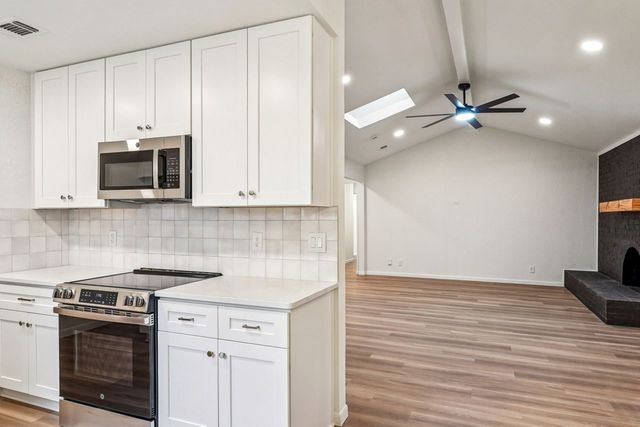 3529 Kelvin Avenue, Fort Worth, TX 76133