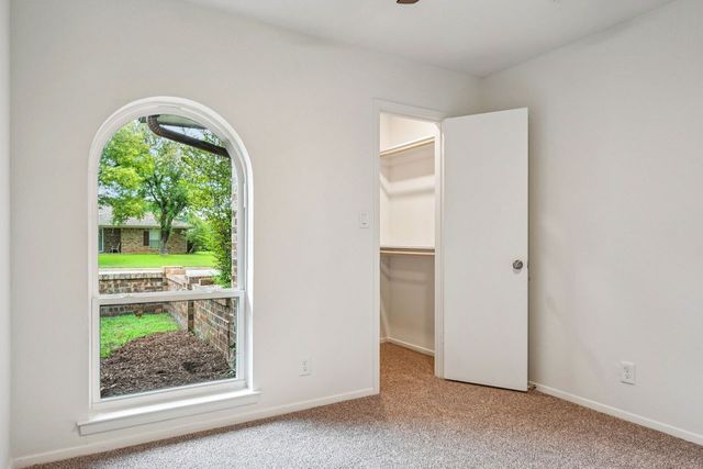 3529 Kelvin Avenue, Fort Worth, TX 76133