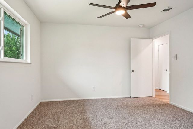 3529 Kelvin Avenue, Fort Worth, TX 76133