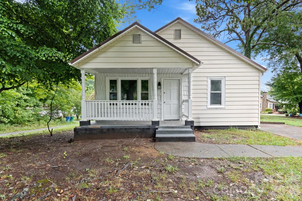 119 Osborne Street, Jonesville, NC 28642