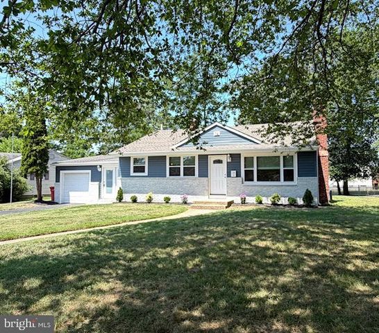14 VASSAR AVE, Somerdale, NJ 08083