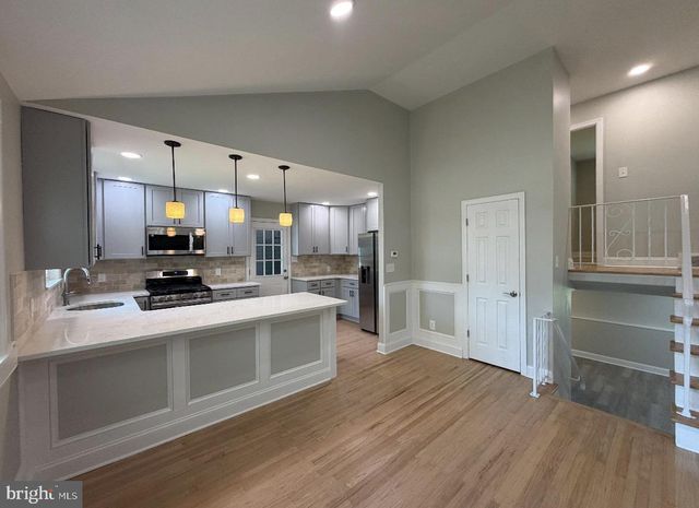 14 VASSAR AVE, Somerdale, NJ 08083
