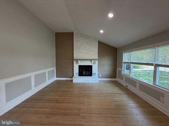 14 VASSAR AVE, Somerdale, NJ 08083