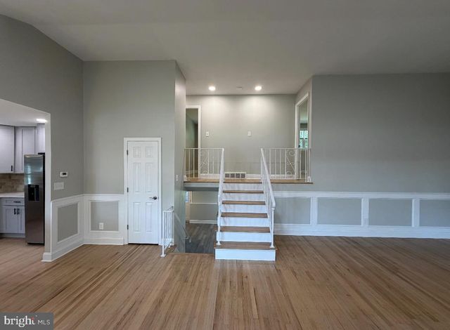 14 VASSAR AVE, Somerdale, NJ 08083