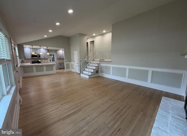14 VASSAR AVE, Somerdale, NJ 08083