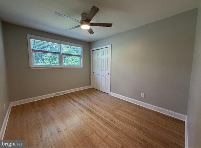 14 VASSAR AVE, Somerdale, NJ 08083
