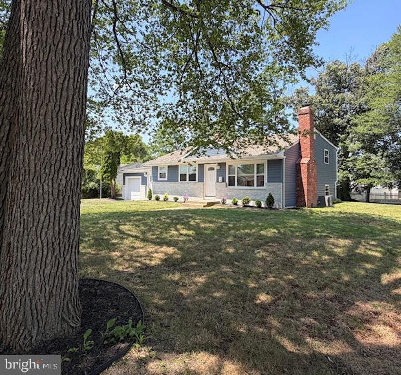 14 VASSAR AVE, Somerdale, NJ 08083