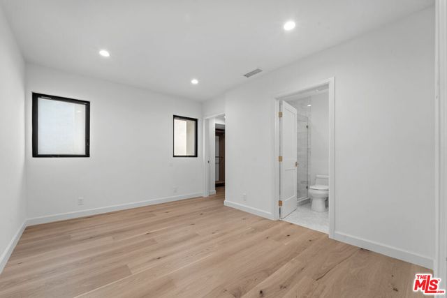 160 N Almont Drive A, Beverly Hills, CA 90211