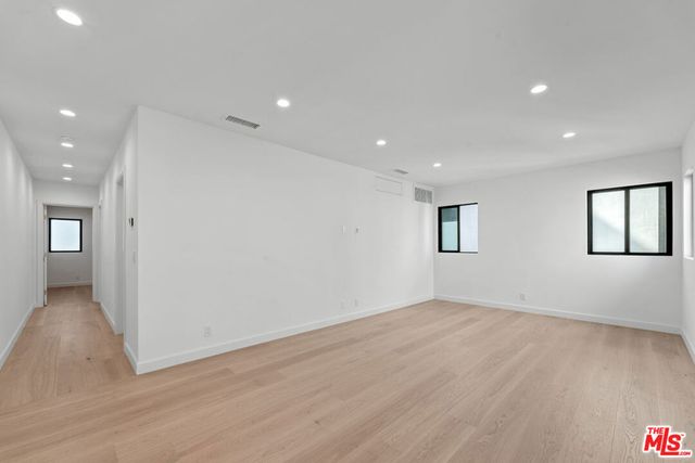 160 N Almont Drive A, Beverly Hills, CA 90211