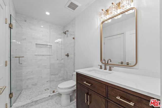 160 N Almont Drive A, Beverly Hills, CA 90211
