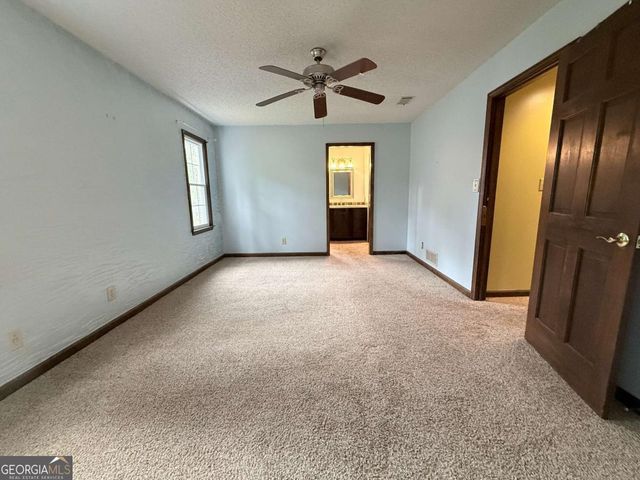 3033 Riviera Drive NW, Conyers, GA 30012