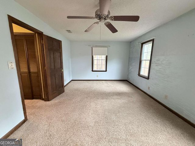 3033 Riviera Drive NW, Conyers, GA 30012