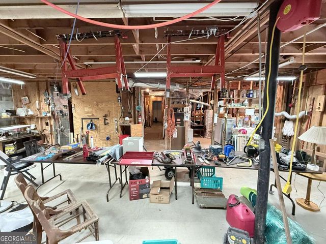 3033 Riviera Drive NW, Conyers, GA 30012