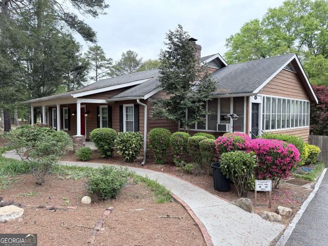 3033 Riviera Drive NW, Conyers, GA 30012