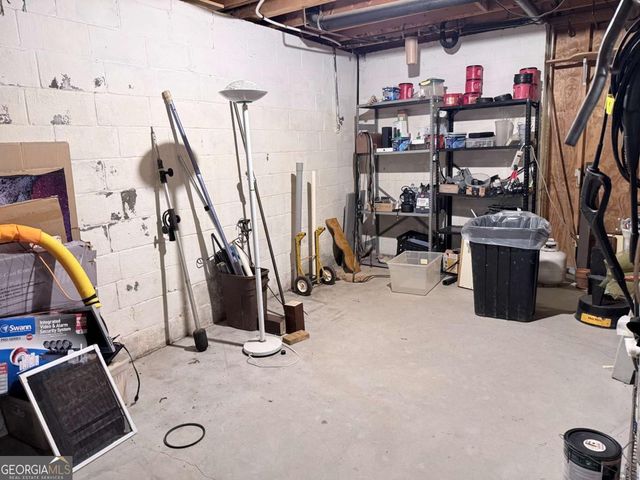 3033 Riviera Drive NW, Conyers, GA 30012