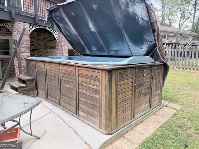 3033 Riviera Drive NW, Conyers, GA 30012