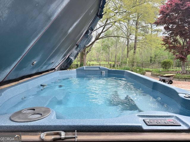 3033 Riviera Drive NW, Conyers, GA 30012