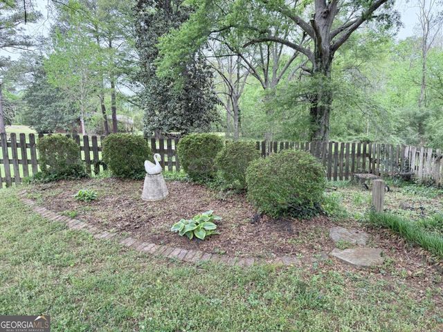 3033 Riviera Drive NW, Conyers, GA 30012